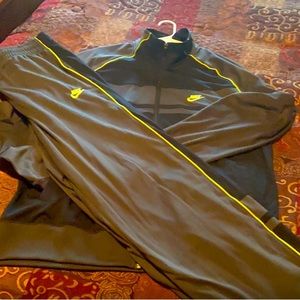 Nike sportswear track set